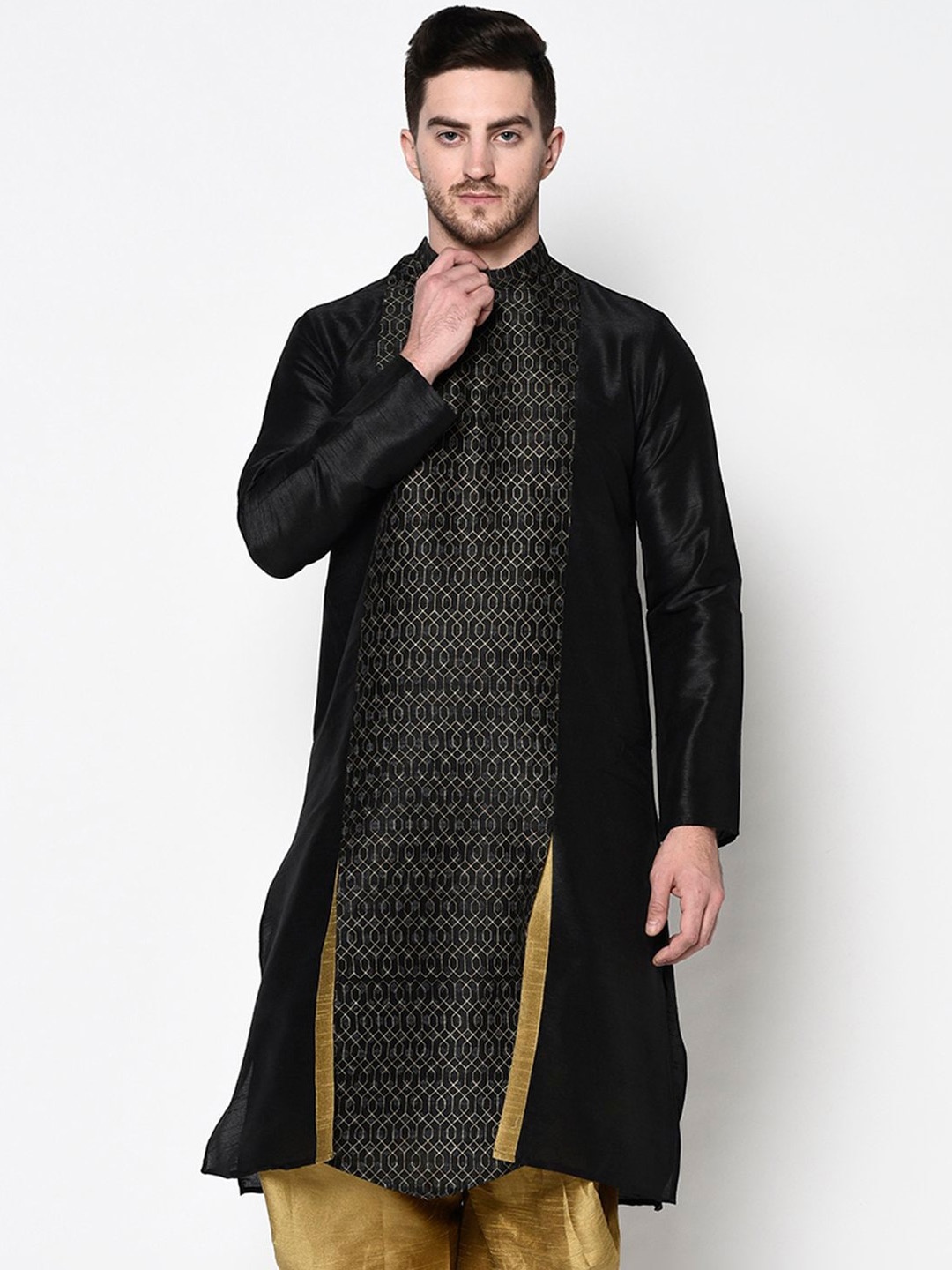 

DEYANN Men Black Geometric Printed Dupion Silk Kurta