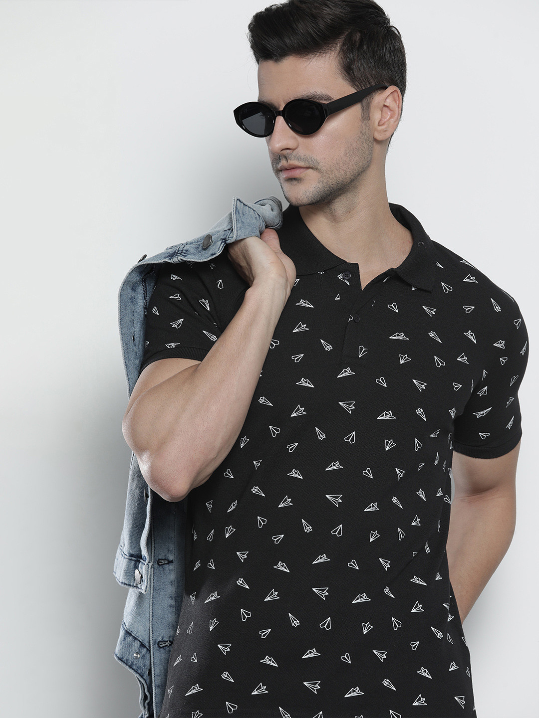 

The Indian Garage Co Men Black & White Printed Polo Collar Slim Fit T-shirt