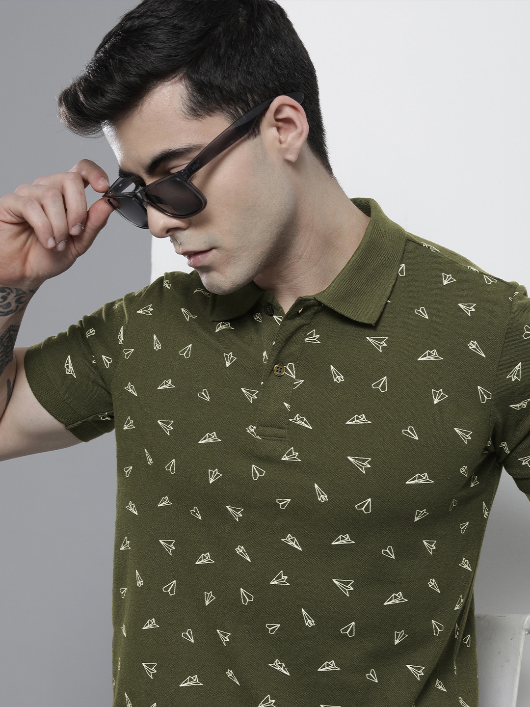 

The Indian Garage Co Men Printed Polo Collar Slim Fit T-shirt, Olive