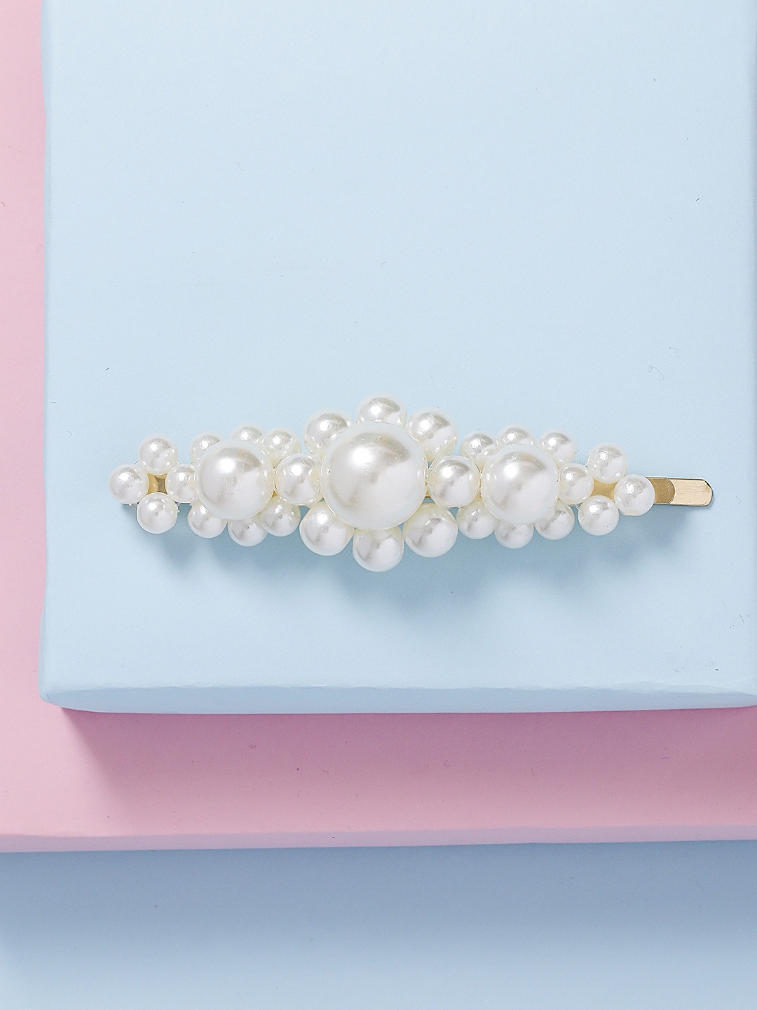 

Arendelle Women Gold-Toned Pearl Embellished Hair Pin