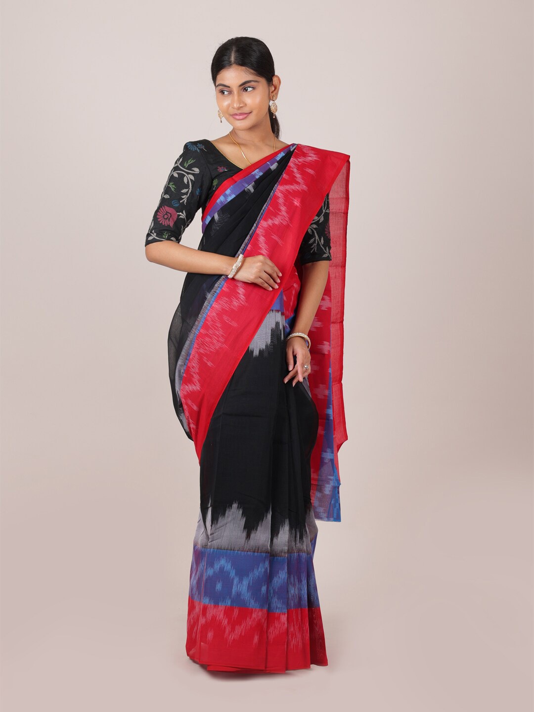 

Pothys Black & Red Geometric Woven Design Fancy Cotton Saree