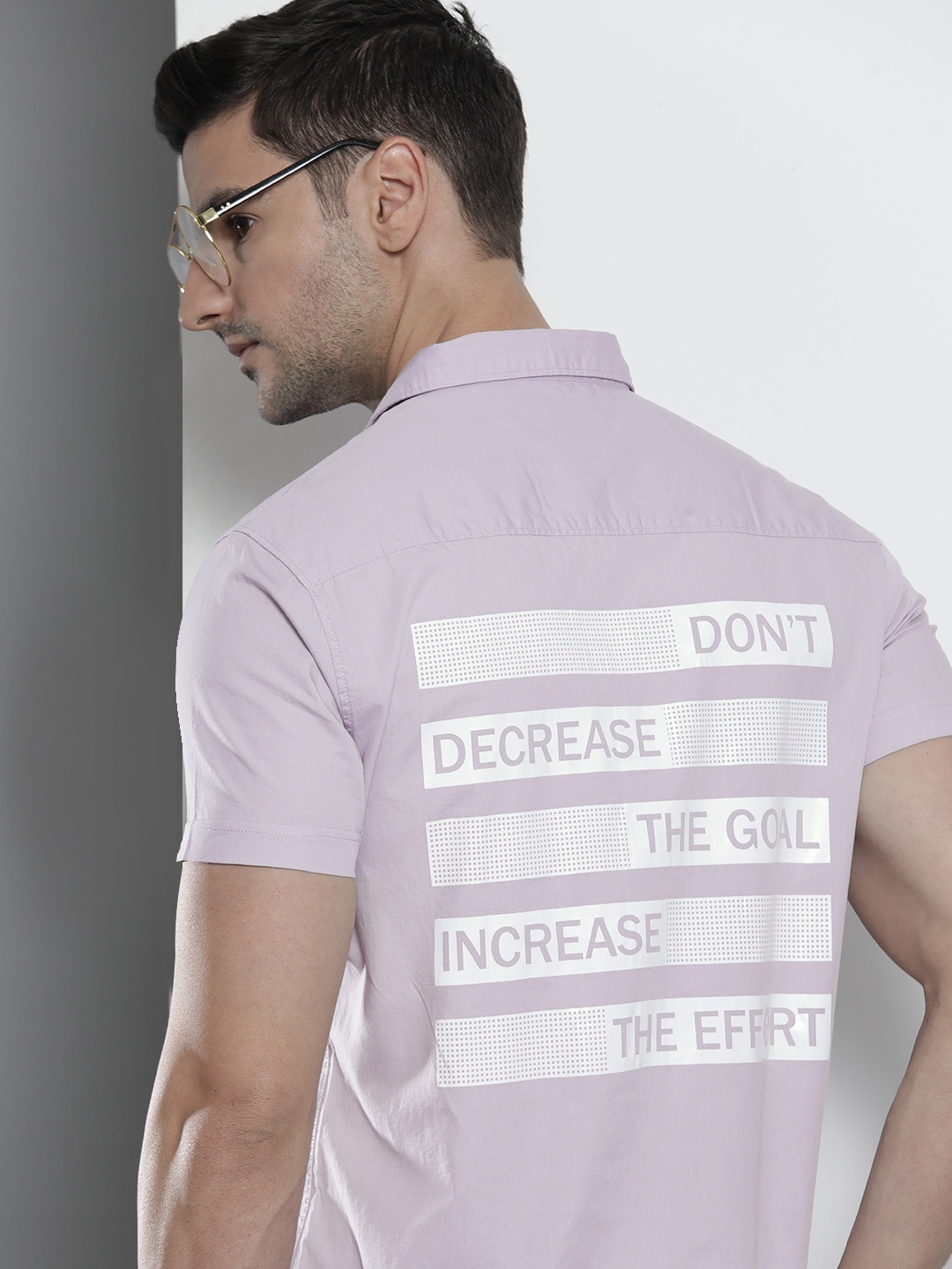 

The Indian Garage Co Men Lavender Solid Cotton Casual Shirt
