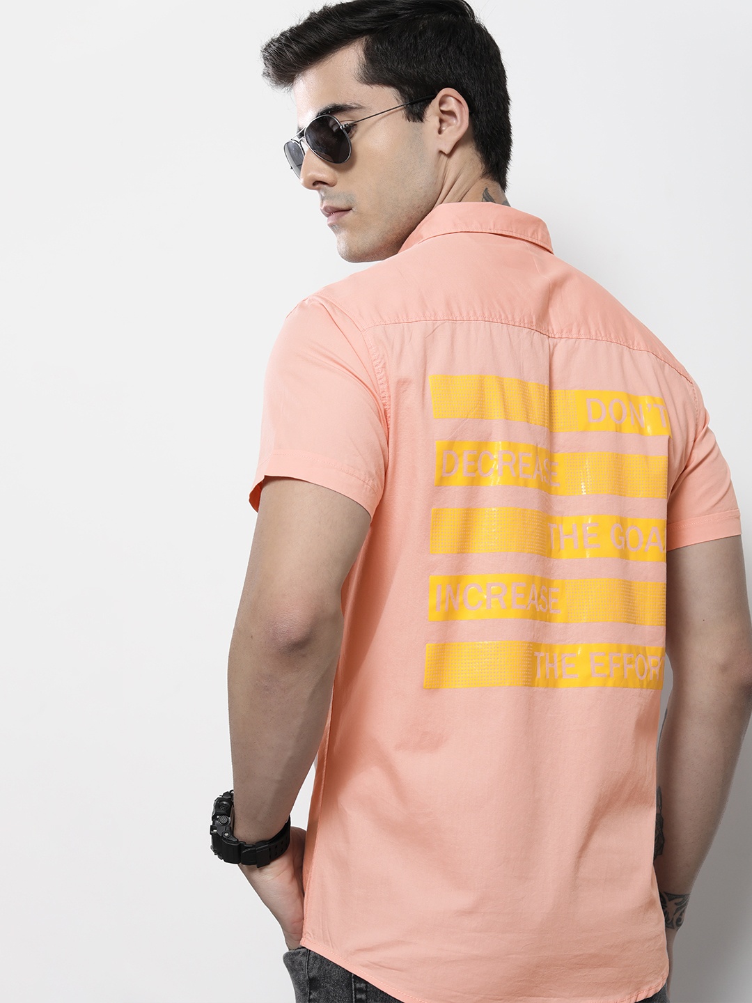 

The Indian Garage Co Men Peach-Coloured Solid Cotton Casual Shirt