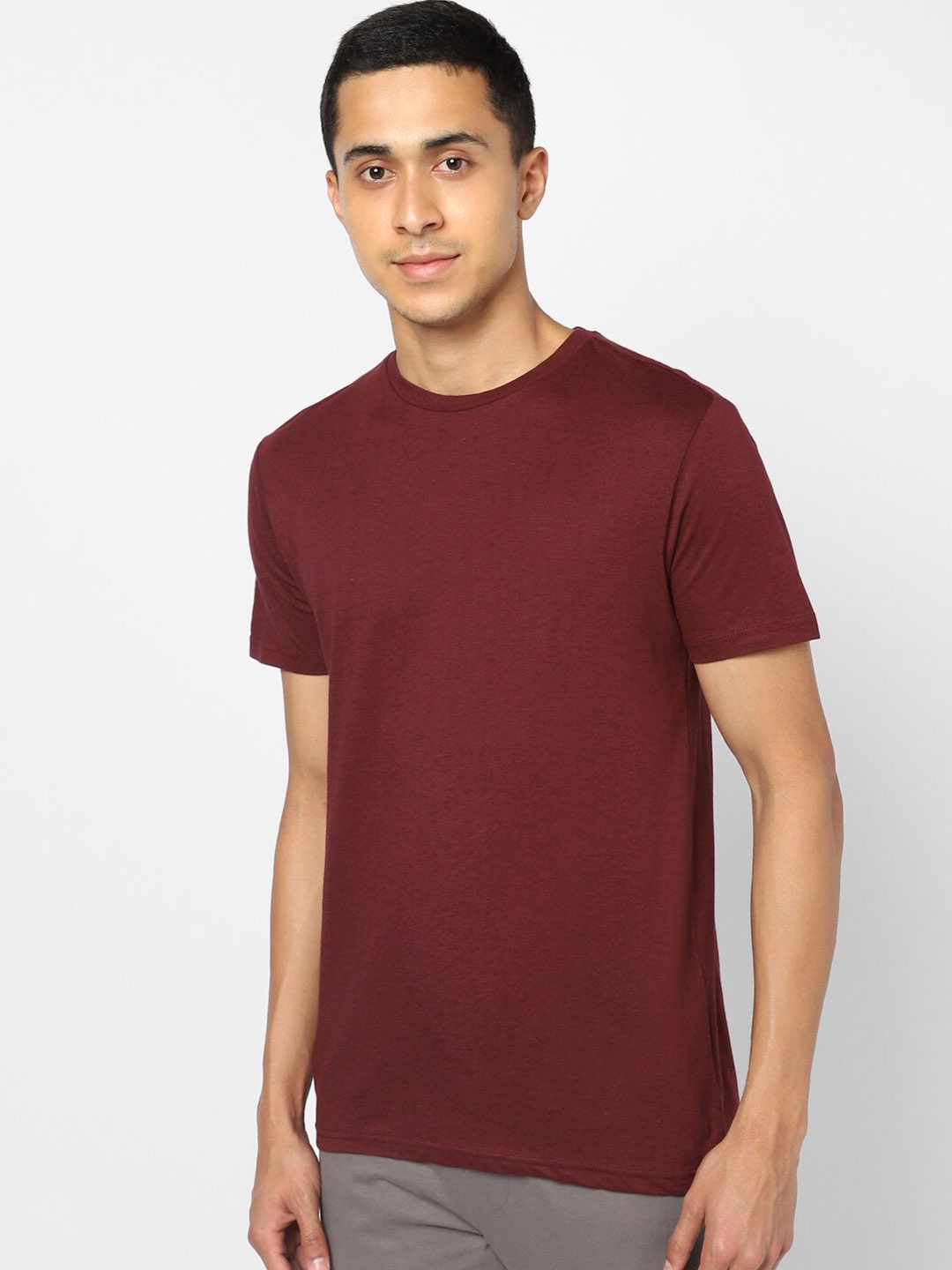 

Ajile by Pantaloons Men Maroon Solid Slim Fit Running Cotton T-shirt