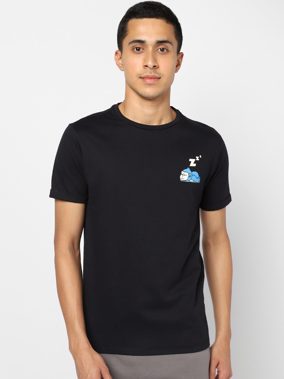 

Ajile by Pantaloons Men Black Solid Slim Fit Cotton T-shirt