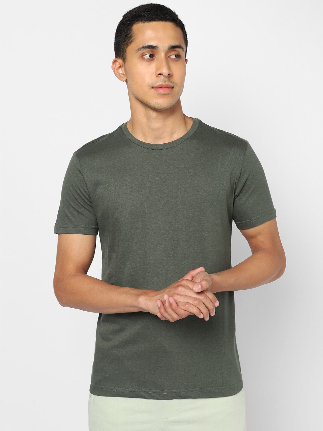 

Ajile by Pantaloons Men Olive Green Solid Slim Fit Running Cotton T-shirt
