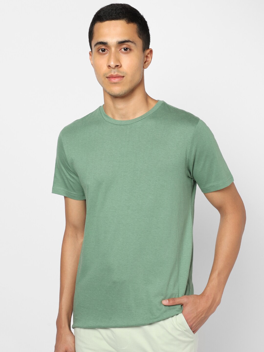 

Ajile by Pantaloons Men Green Raw Edge Slim Fit Running T-shirt