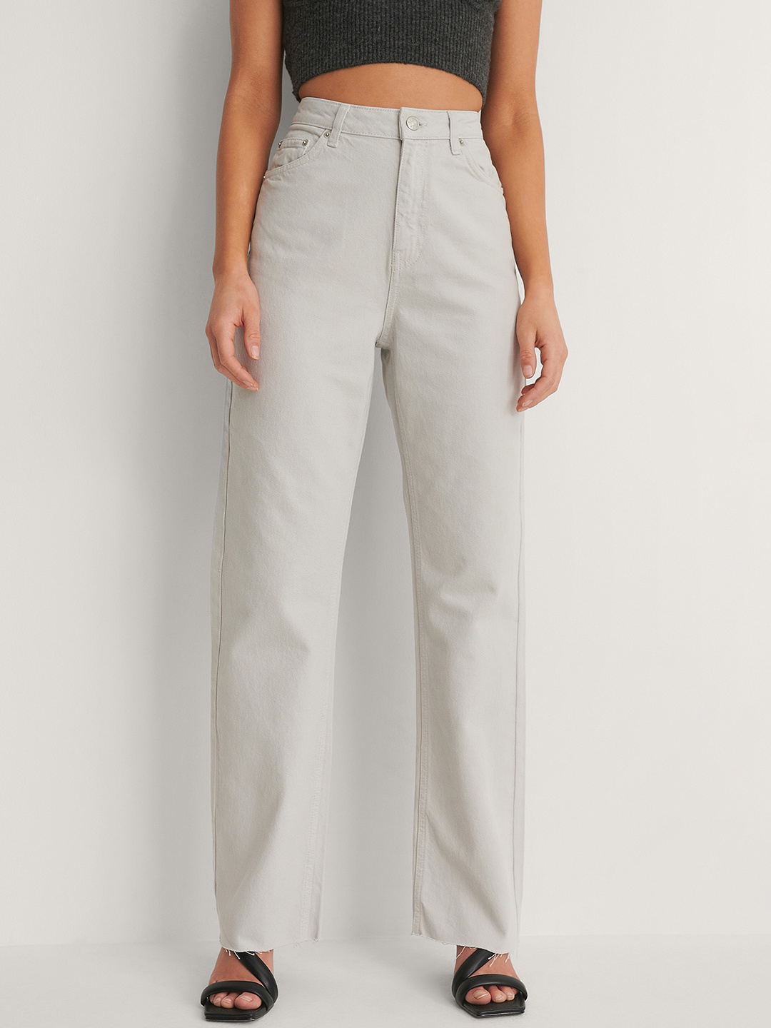 

NA-KD Women Grey Pure Cotton Straight Fit High-Rise Jeans