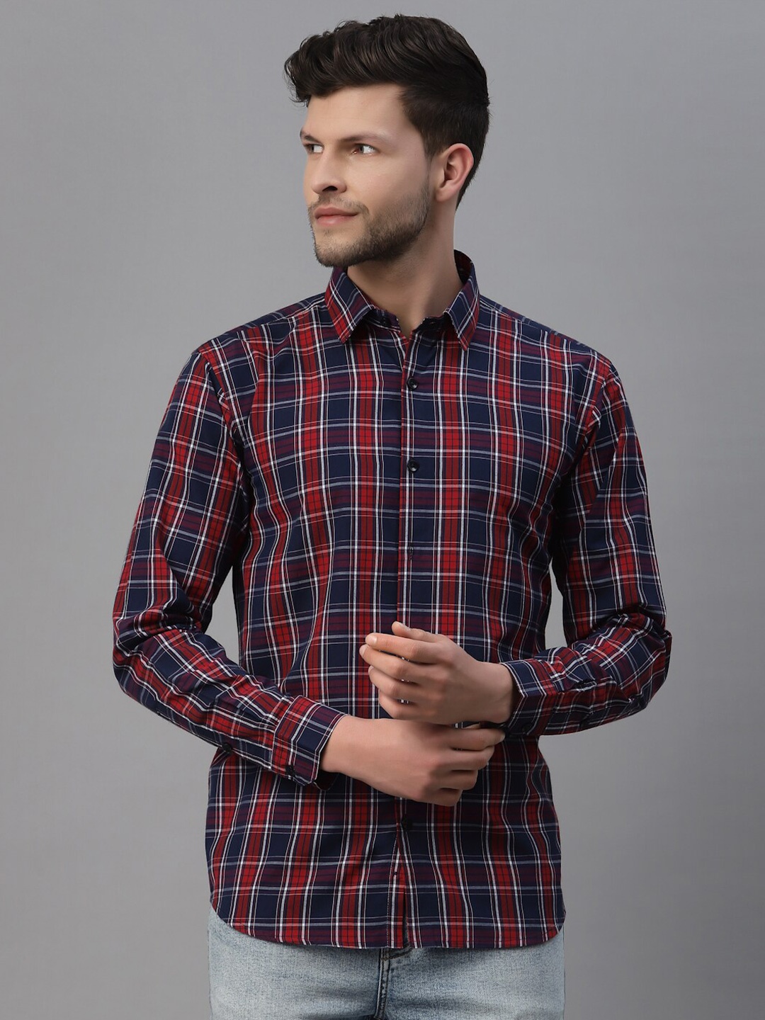 

NEUDIS Men Maroon & Navy Blue Classic Checked Casual Shirt