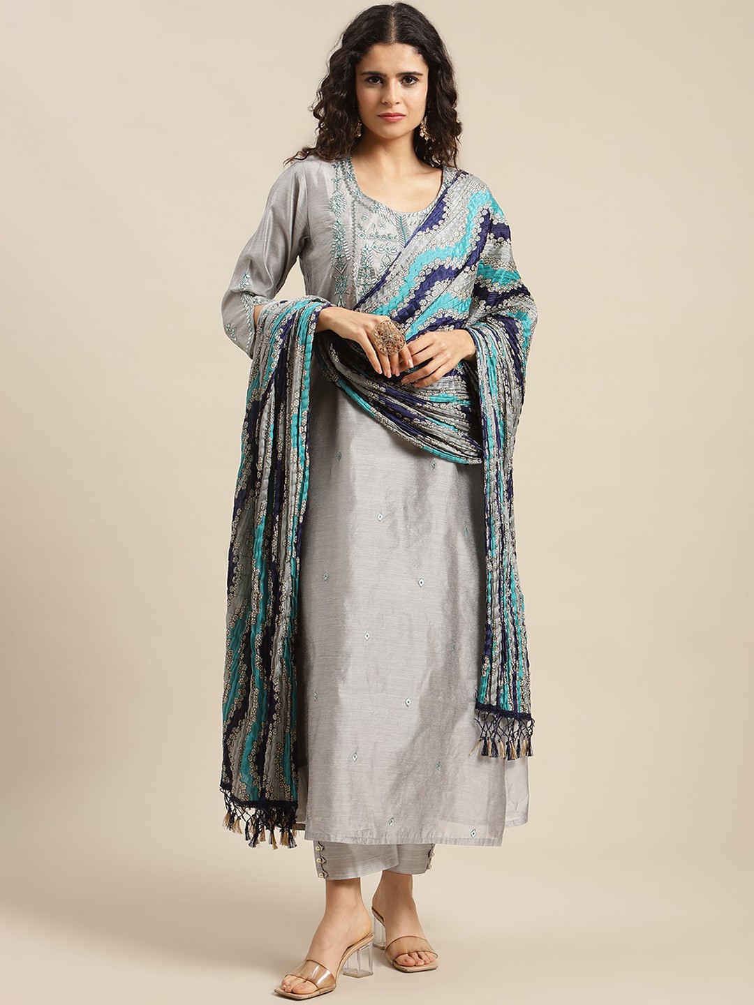 

Varanga Women Grey Embroidered Thread Work Pure Silk Kurta Salwar & With Dupatta