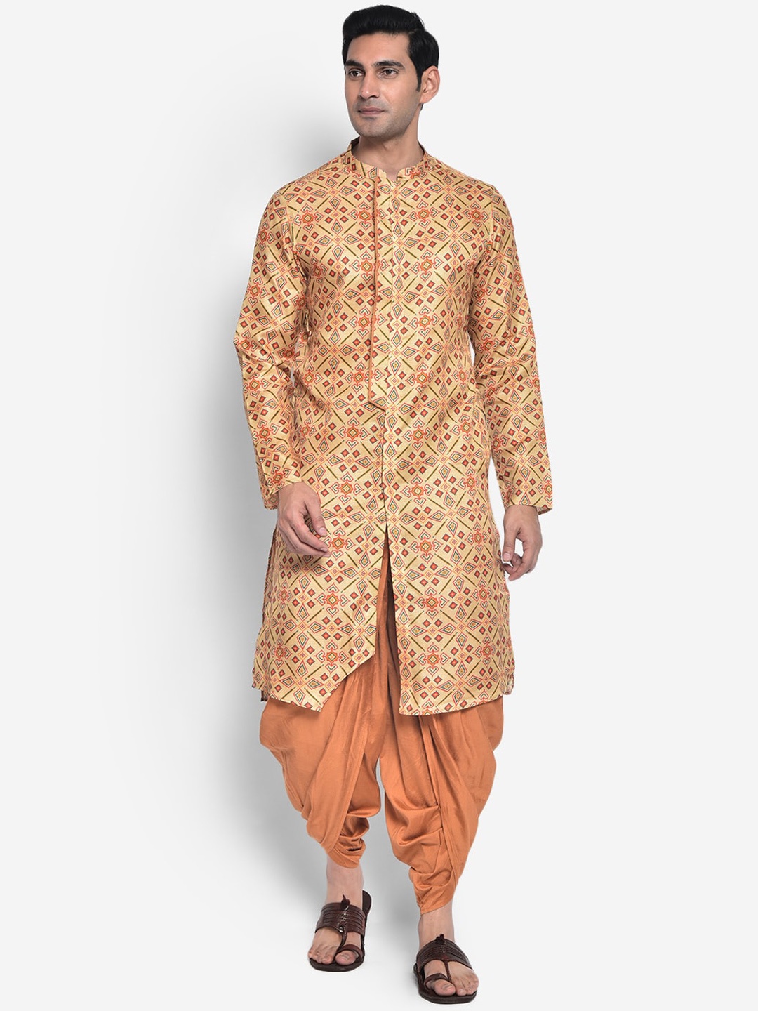 

KISAH Men Gold-Toned Ethnic Motifs Printed Kurta with Dhoti Pants Set