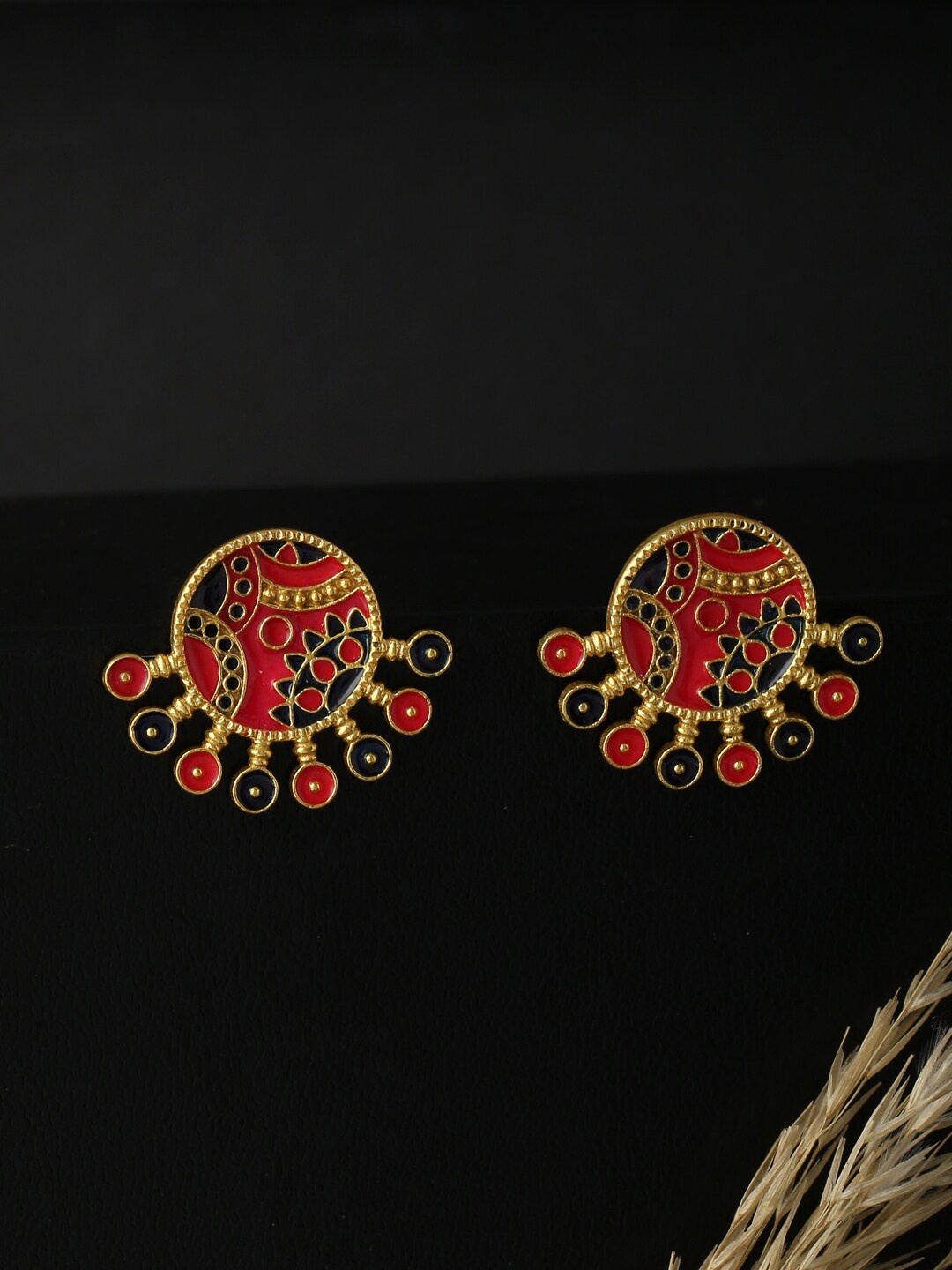 

kashwini Gold-Toned & Red Gold-Plated Circular Studs Earrings