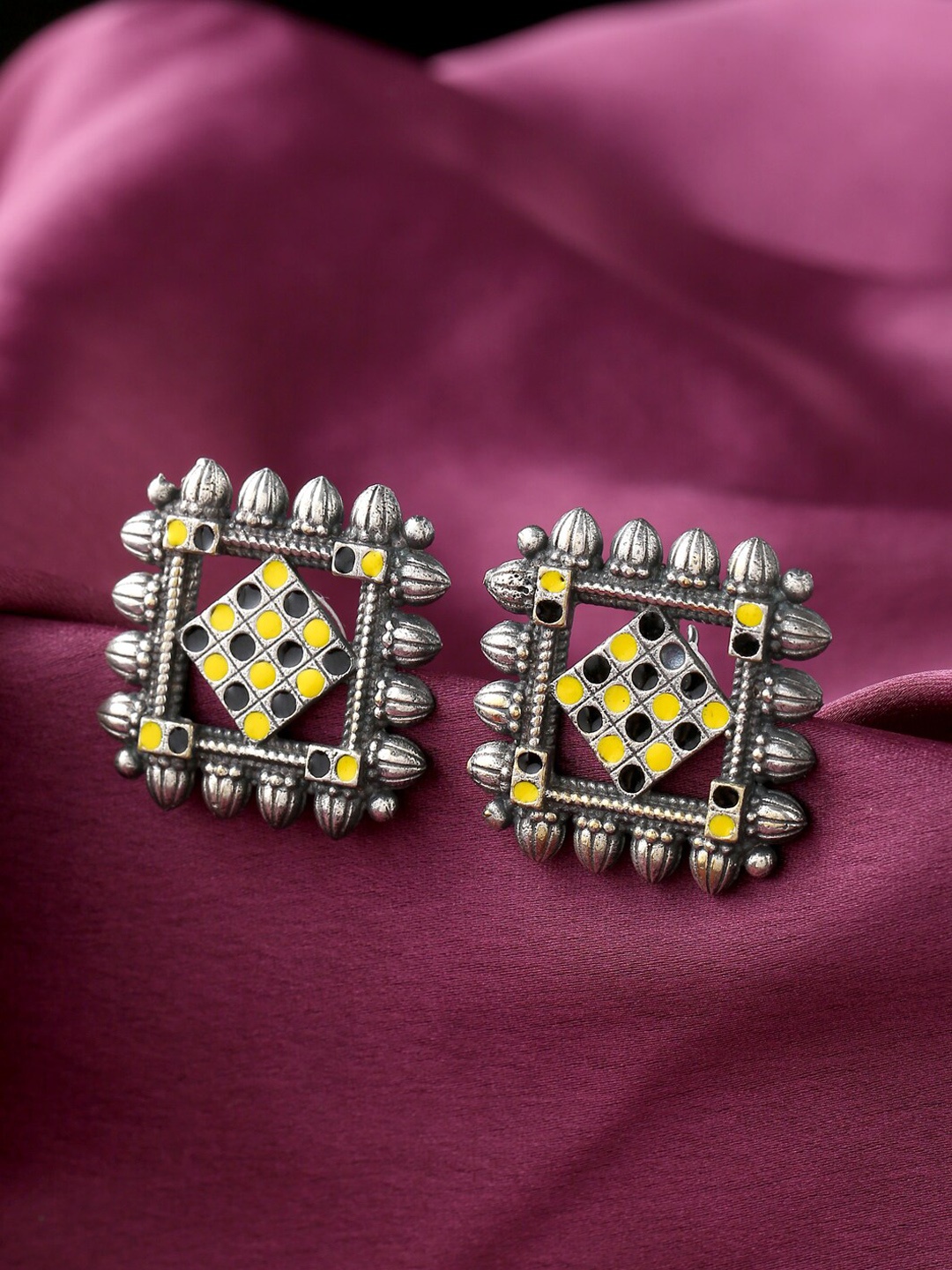 

kashwini Women Yellow & Silver-Toned Contemporary Studs Earrings