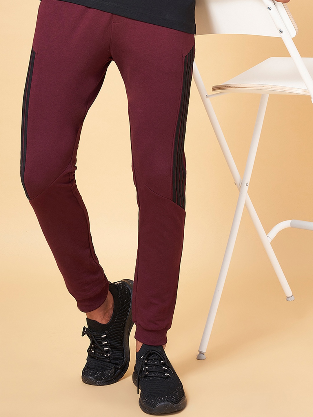 

Ajile by Pantaloons Men Burgundy Solid Pure Cotton Slim Fit Joggers