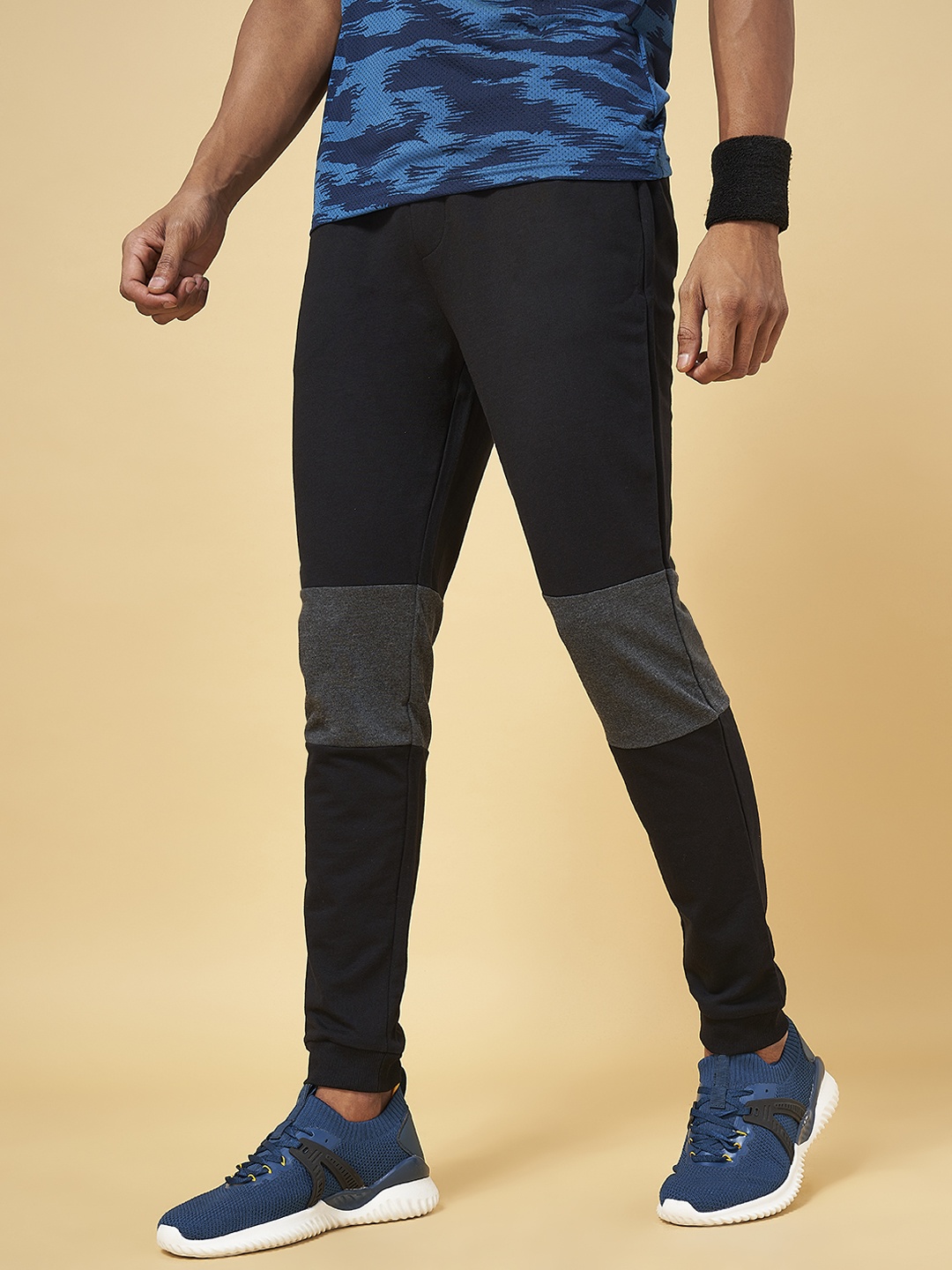 

Ajile by Pantaloons Men Black & Grey Solid Slim-Fit Pure Cotton Joggers