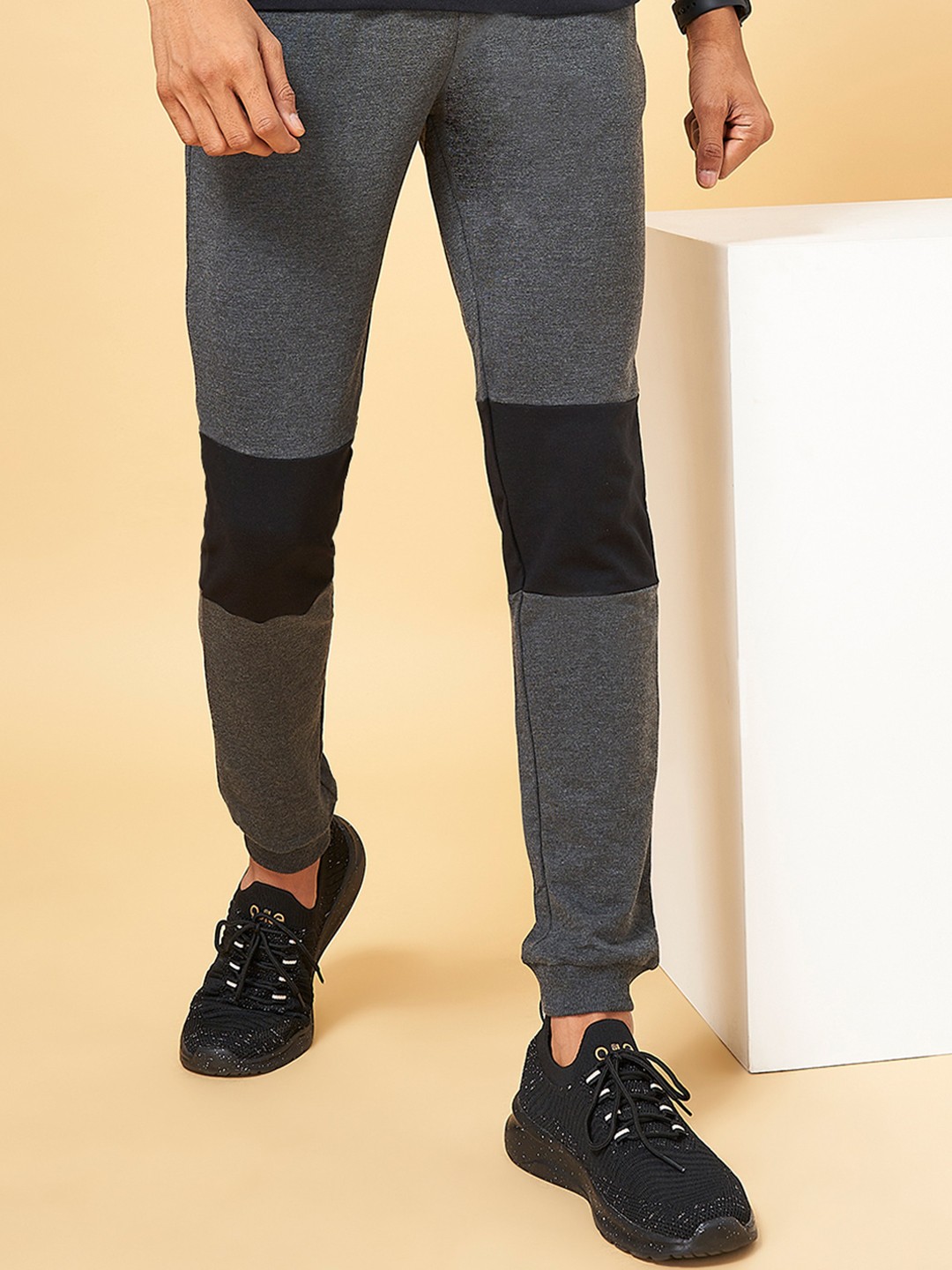 

Ajile by Pantaloons Men Grey Melange & Black Solid Slim-Fit Pure Cotton Joggers