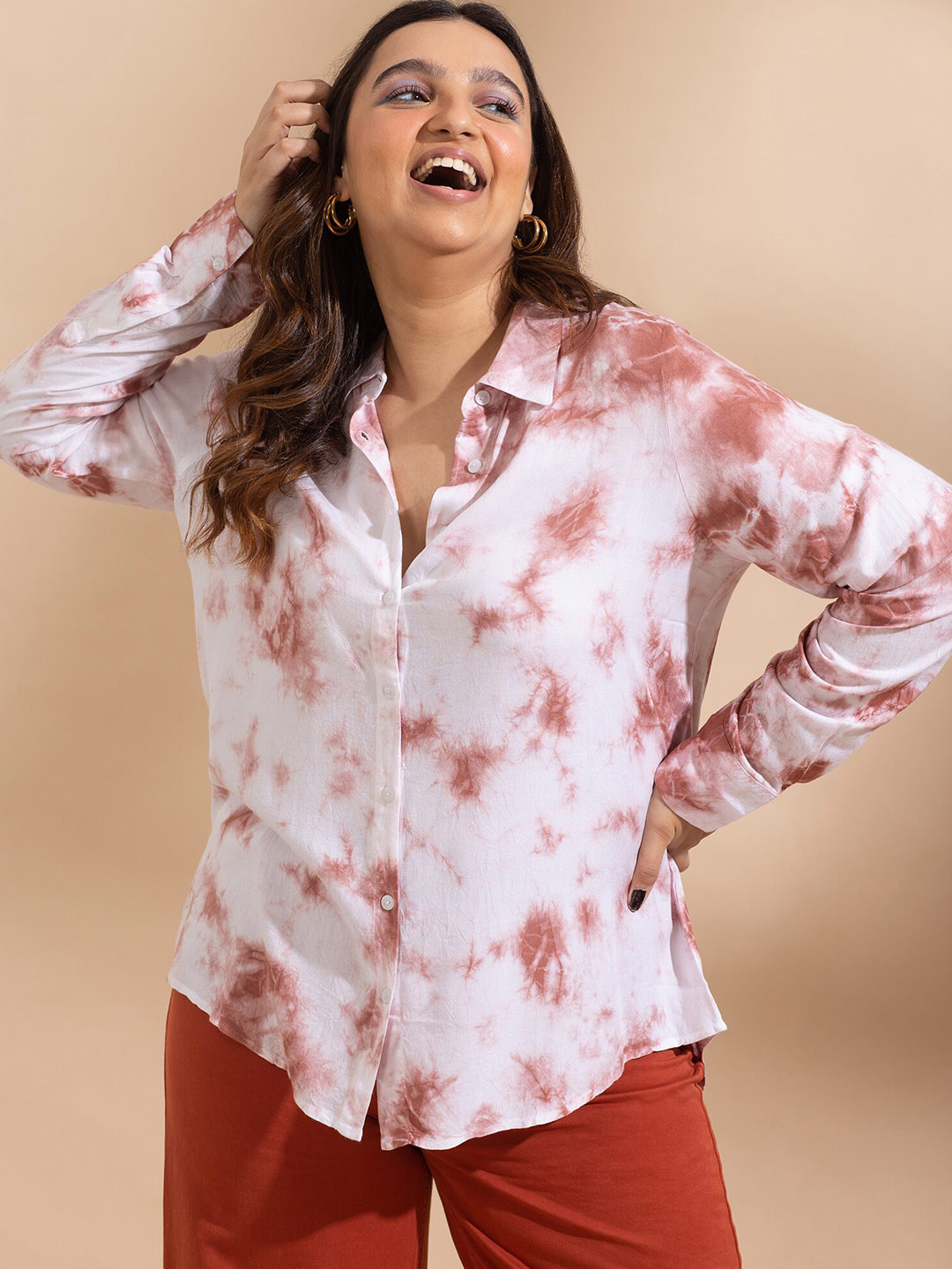 

20Dresses Women Plus Size Brown & White Comfort Tie & Die Printed Casual Shirt