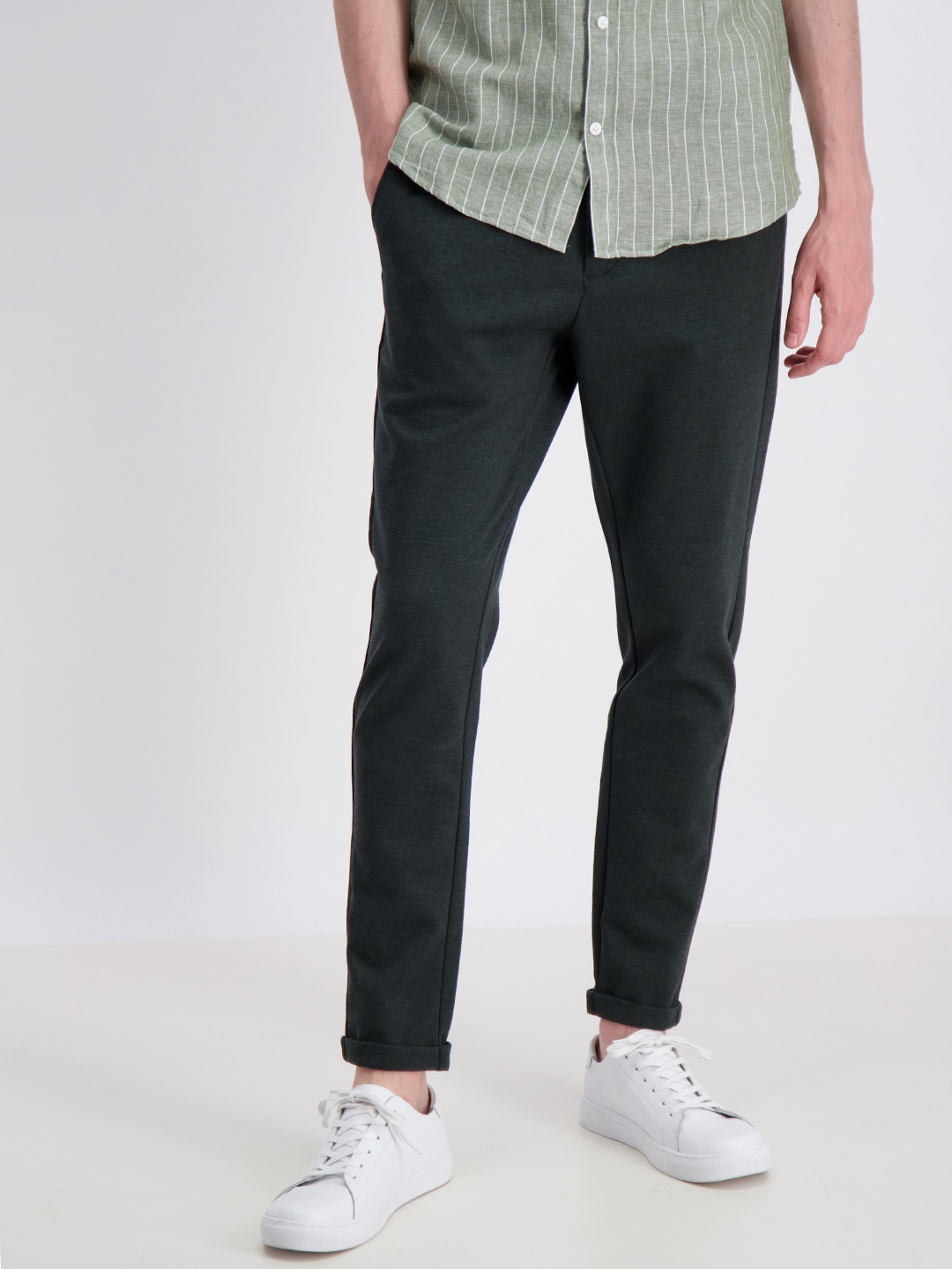 

LINDBERGH Men Olive Green Chinos Trousers