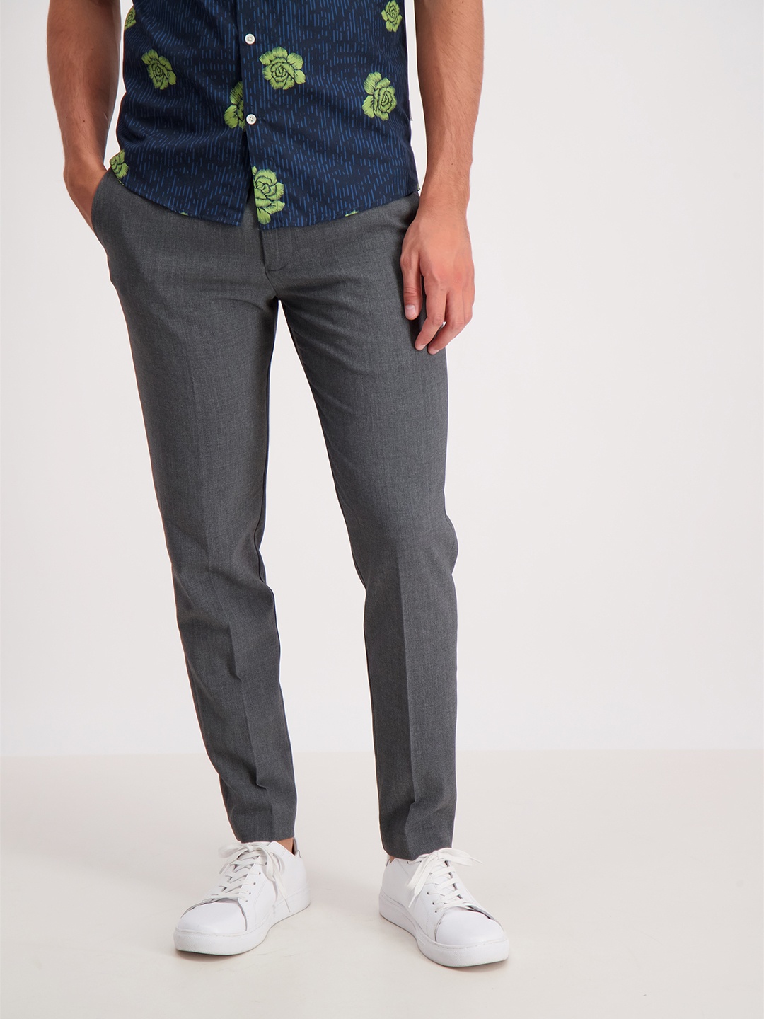

LINDBERGH Men Grey Slim Fit Trousers