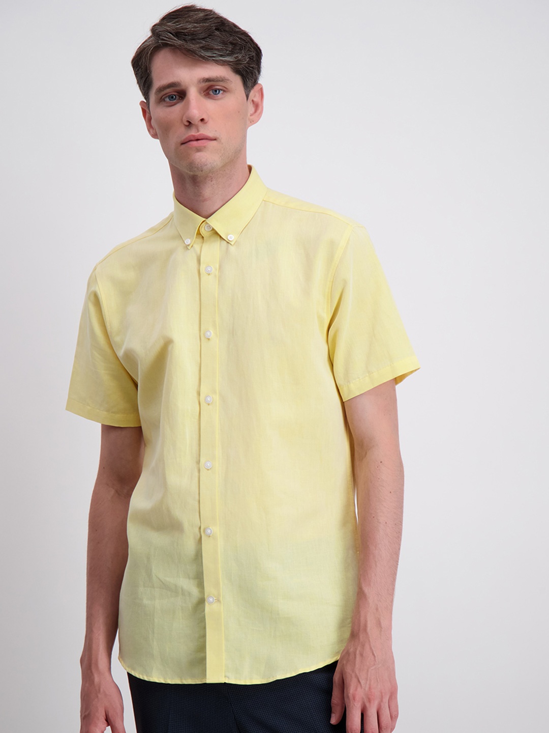 

LINDBERGH Men Yellow Button-Down Slim Fit Casual Shirt