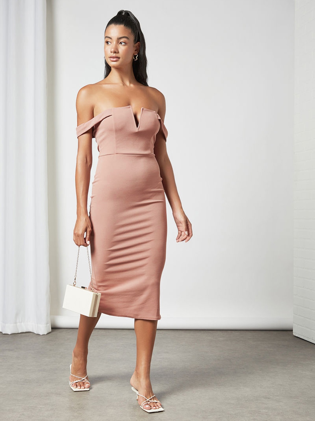 

Femme Luxe Women Dusty Pink Off-Shoulder Solid Bodycon Midi Dress, Rose
