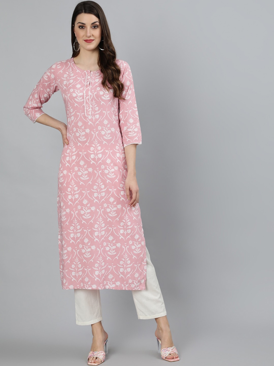 

Nayo Women Pink Floral Printed Kurta