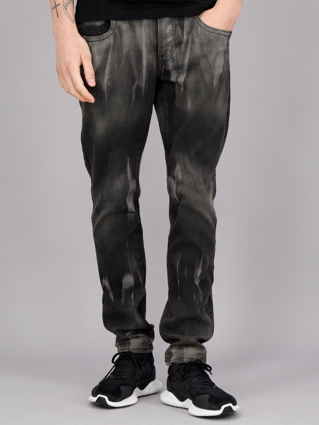 

FREESOUL Men Black Regular Fit Heavy Fade Stretchable Jeans