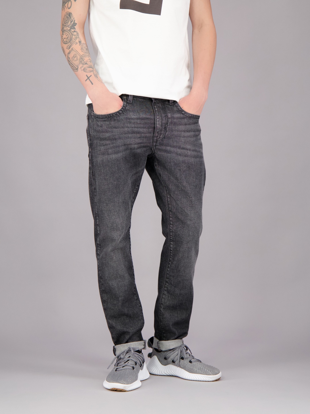 

FREESOUL Men Black Slim Fit Heavy Fade Stretchable Cotton Jeans