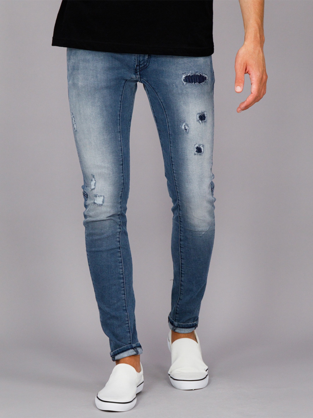 

FREESOUL Men Blue Skinny Fit Mildly Distressed Heavy Fade Jeans
