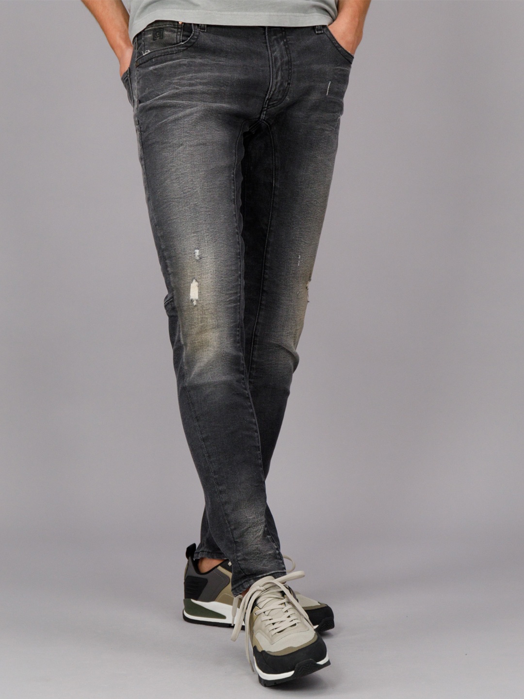 

FREESOUL Men Black Skinny Fit Low Distress Light Fade Jeans