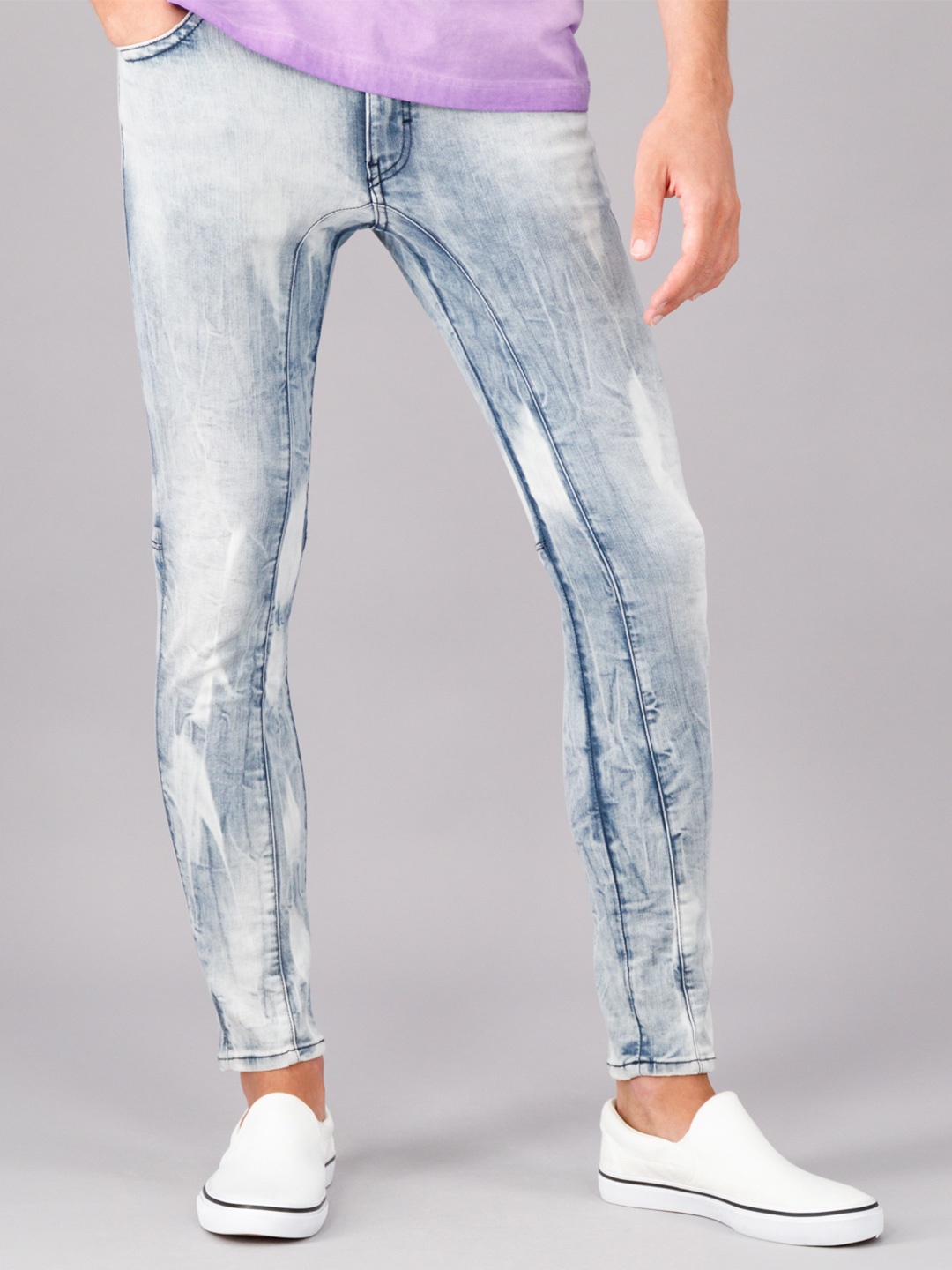 

FREESOUL Men Blue Skinny Fit Mildly Distressed Heavy Fade Jeans