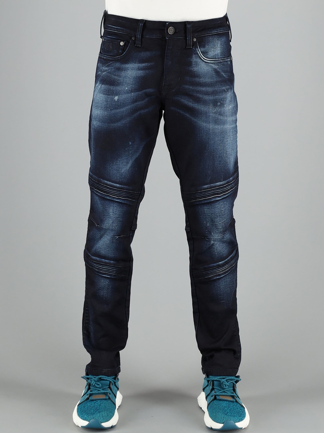 

FREESOUL Men Blue Regular Fit Mildly Distressed Heavy Fade Jeans