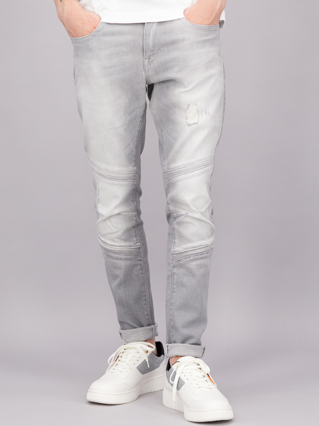 

FREESOUL Men Grey Slim Fit Low Distress Heavy Fade Cotton Jeans