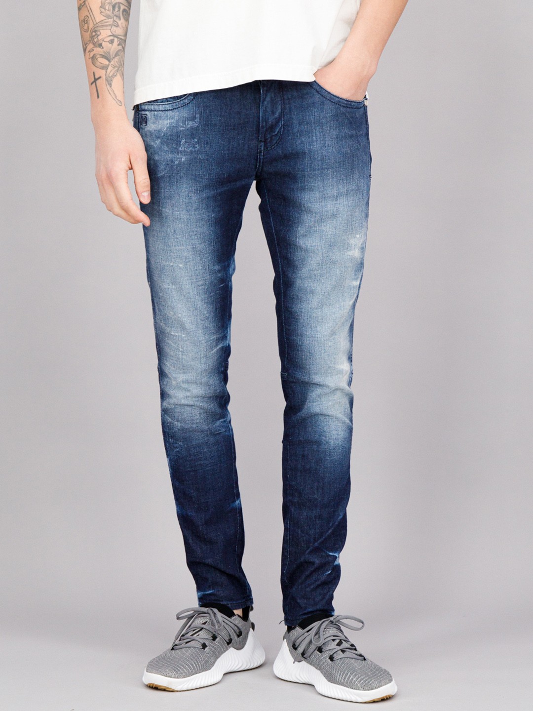 

FREESOUL Men Blue Skinny Fit Mildly Distressed Heavy Fade Cotton Jeans
