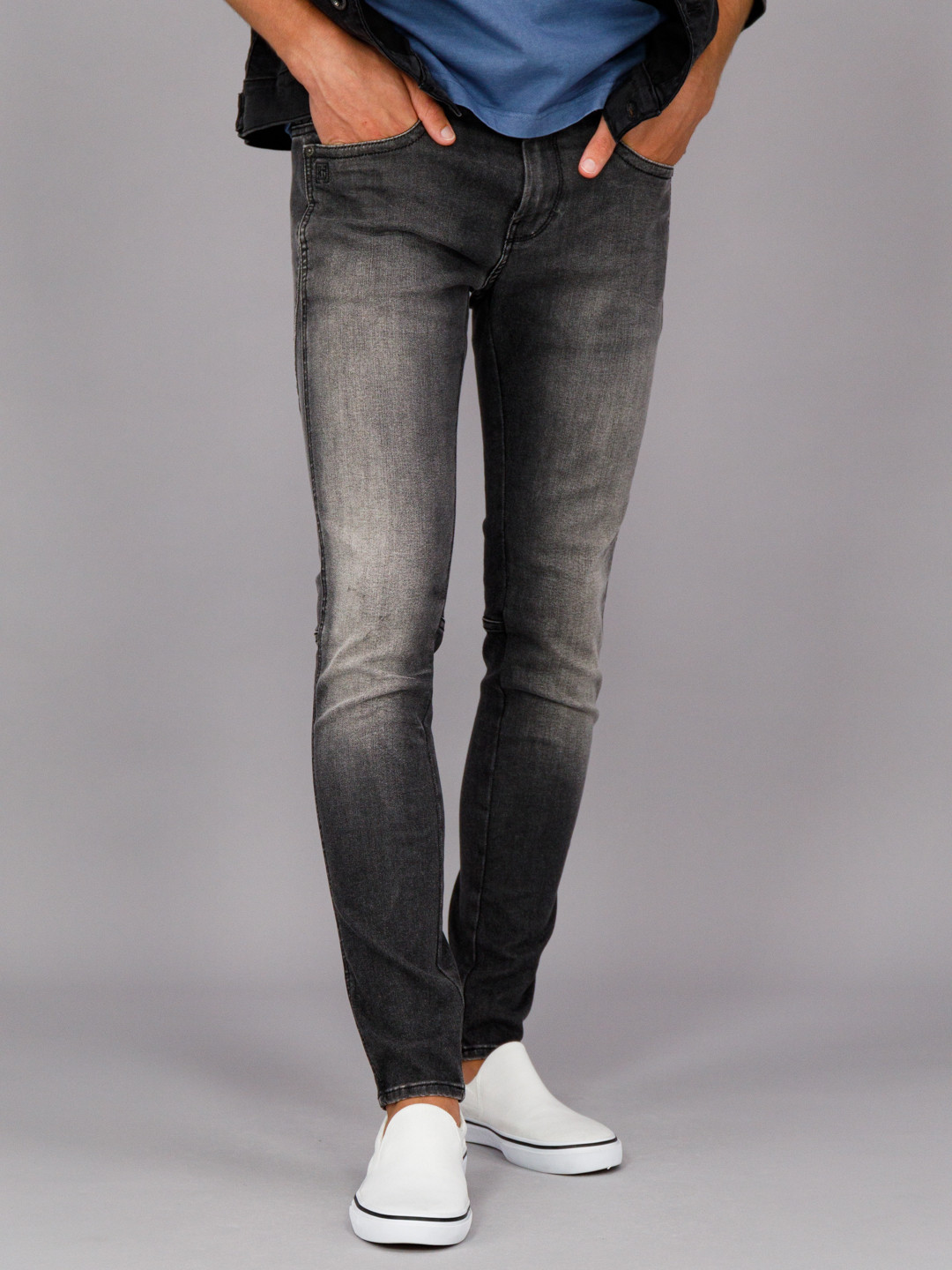 

FREESOUL Men Black Skinny Fit Low Distress Heavy Fade Jeans