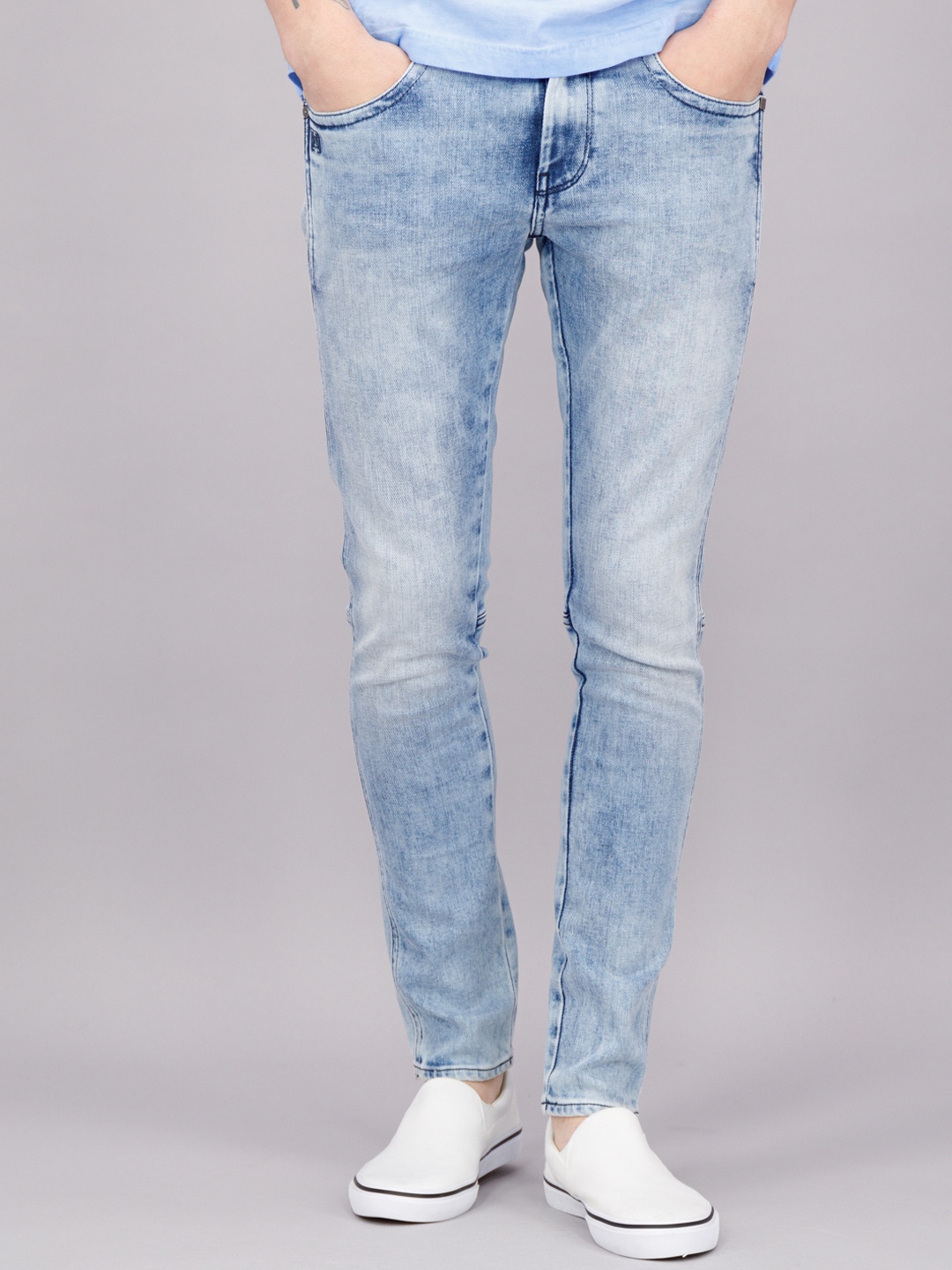 

FREESOUL Men Blue Skinny Fit Low Distress Heavy Fade Stretchable Jeans