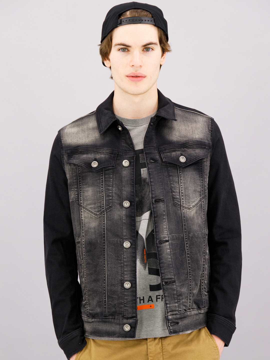 

FREESOUL Men Black Faded Denim Jacket
