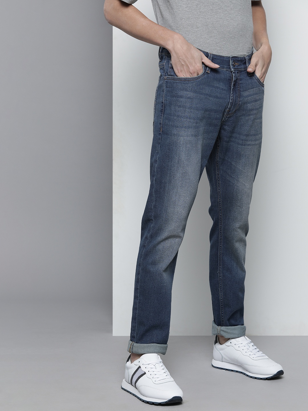 

Nautica Men Blue Regular Fit Light Fade Stretchable Jeans