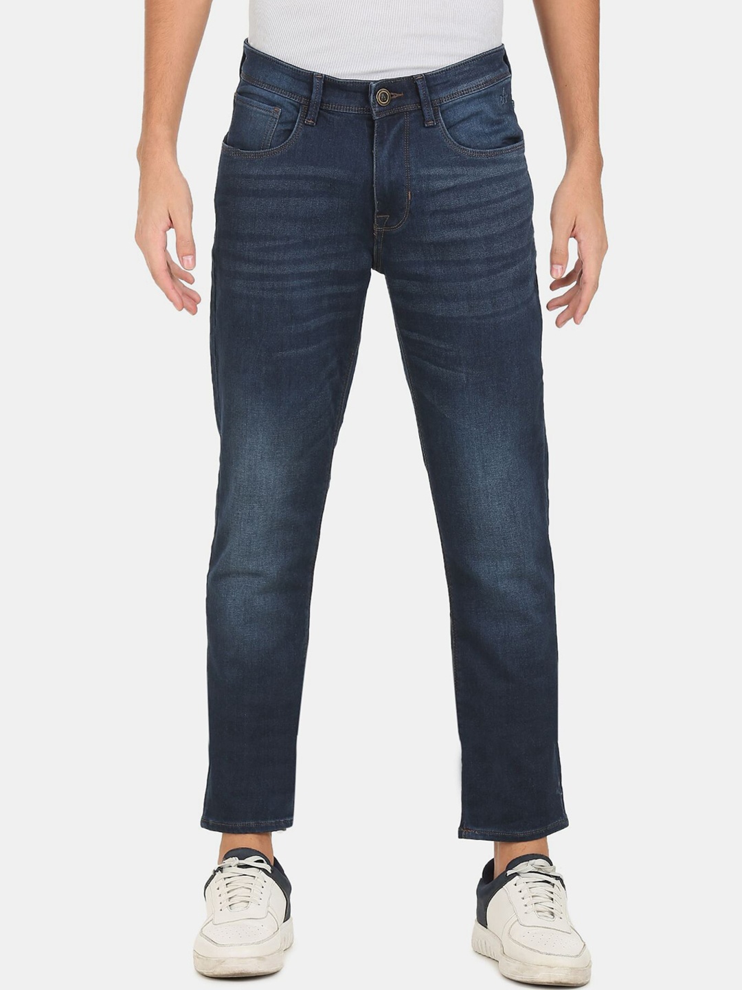 

Arrow Men Blue Slim Fit Light Fade Jeans