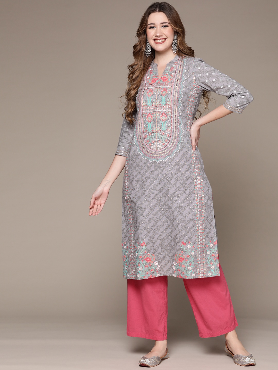 

Anubhutee Women Grey Floral Printed Thread Work Floral Kurta