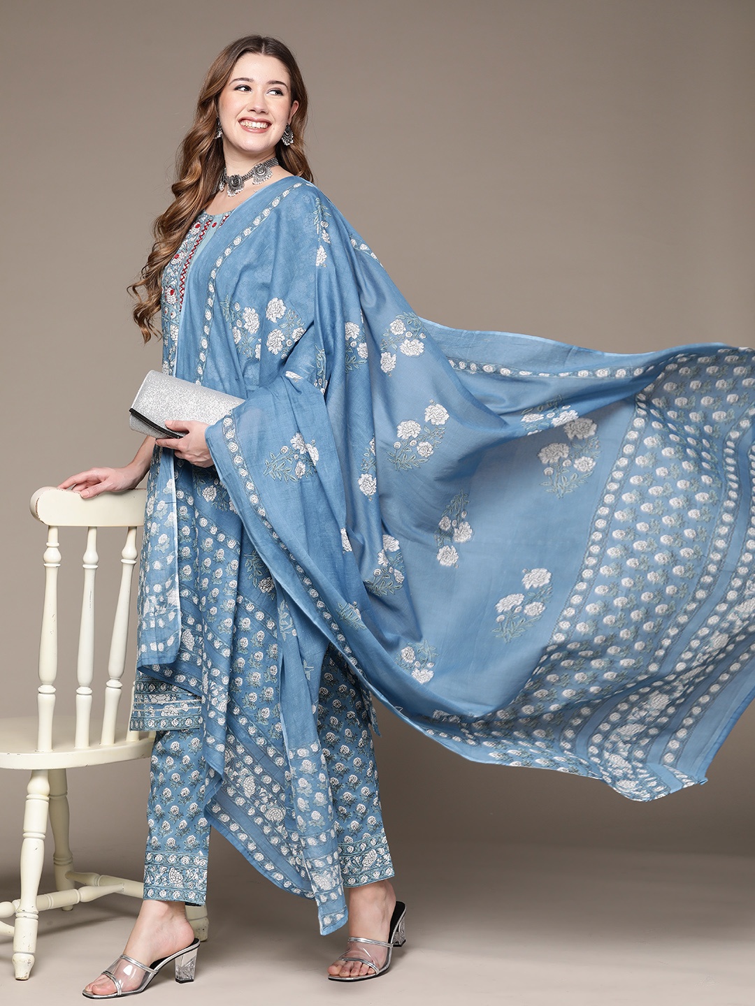 

Ishin Women Blue Floral Printed Pure Cotton Kurta with Trousers & Dupatta