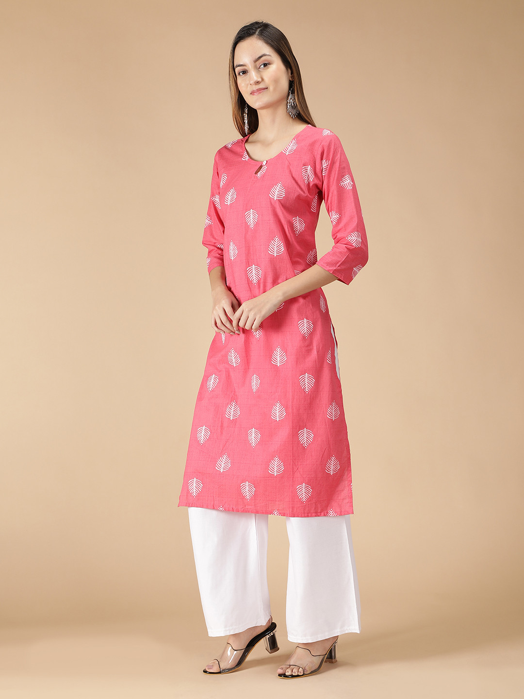 

Fabclub Women Pink & White Floral Printed Keyhole Neck Block Print Cotton Kurta