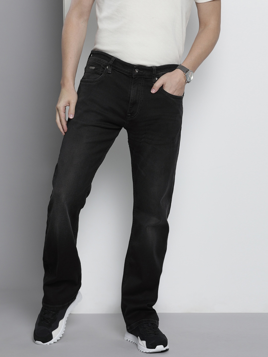 

Nautica Men Black Regular Fit Stretchable Jeans