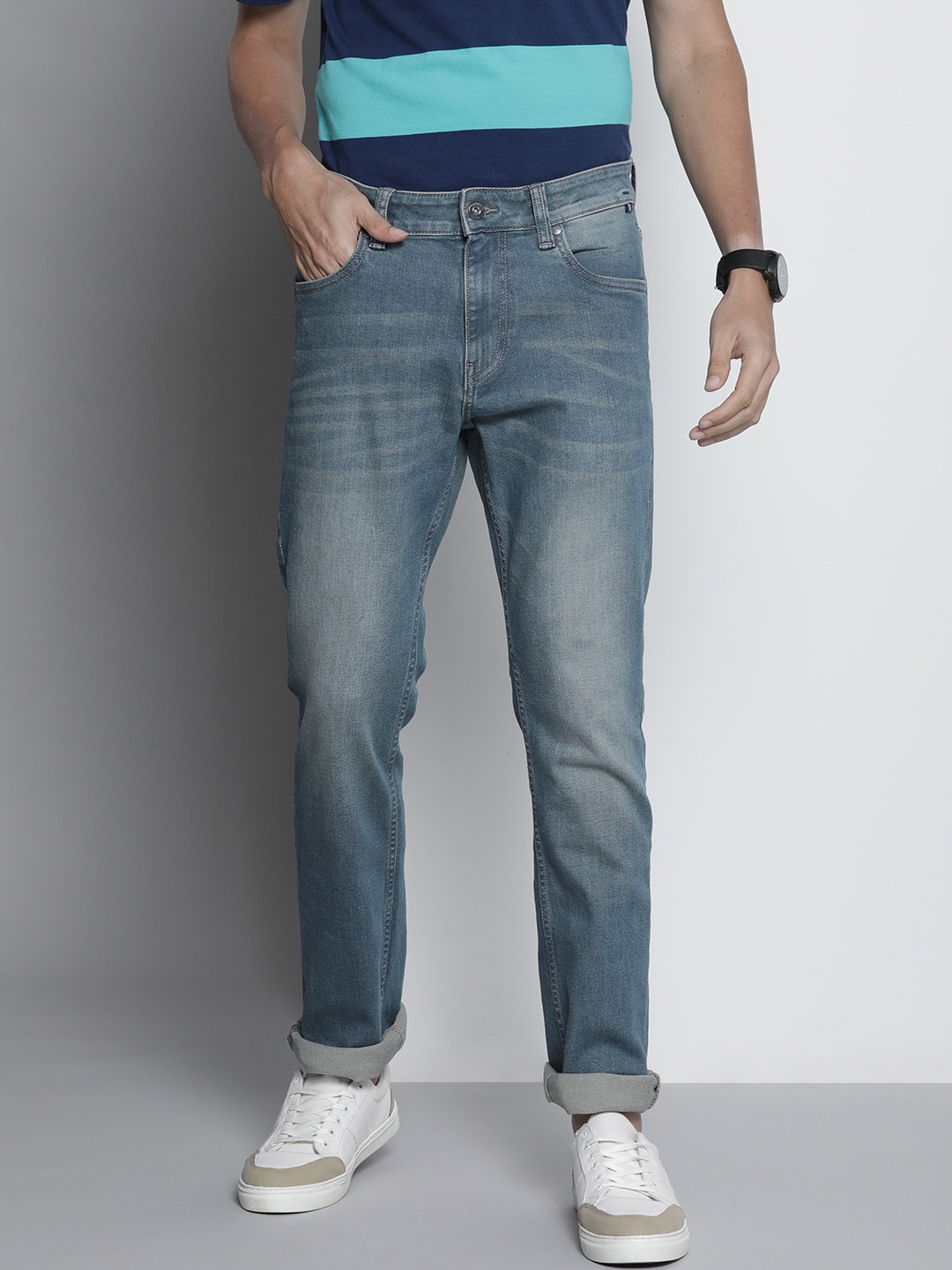 

Nautica Men Blue Straight Fit Light Fade Stretchable Jeans