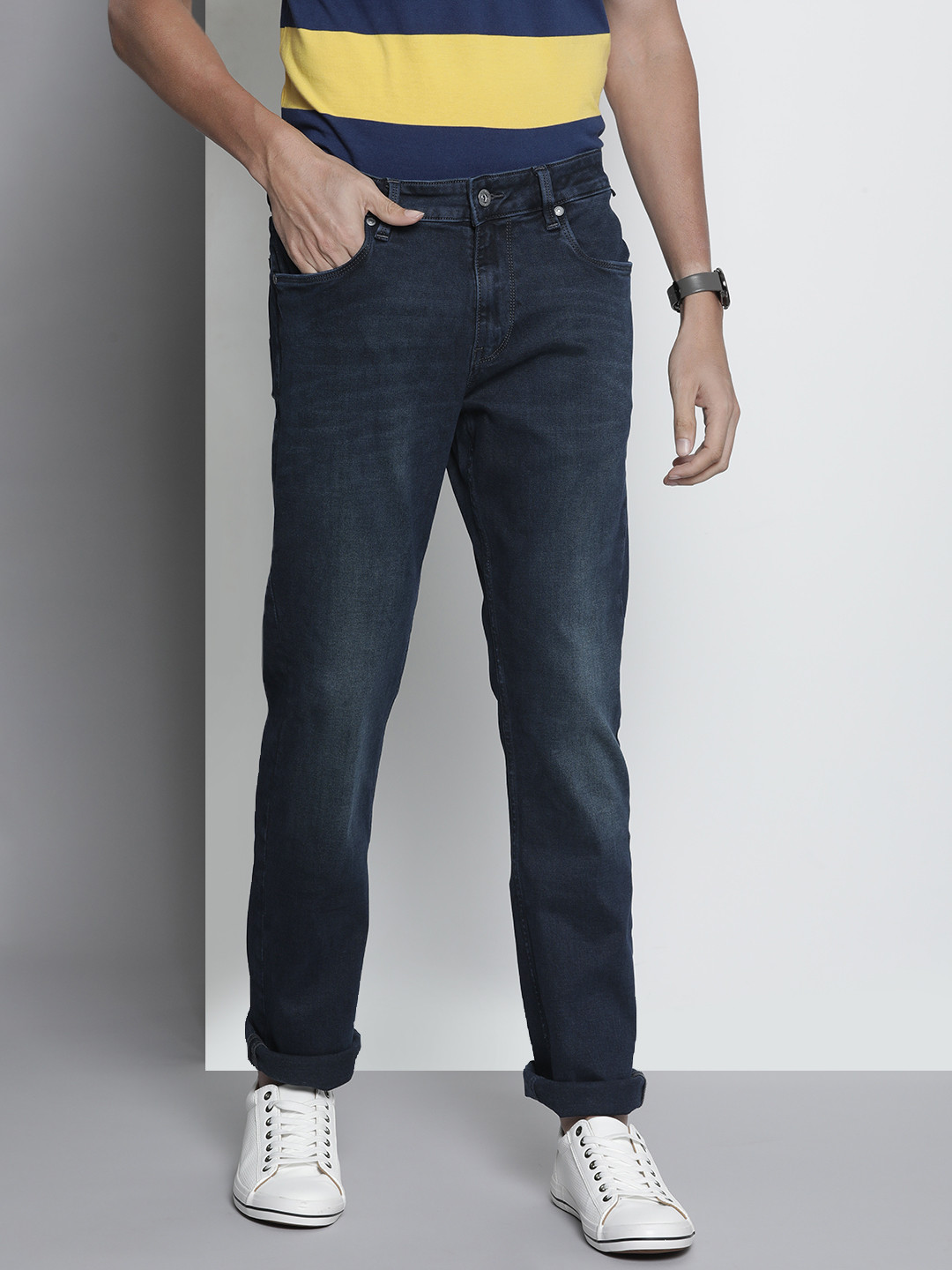 

Nautica Men Blue Straight Fit Light Fade Stretchable Jeans