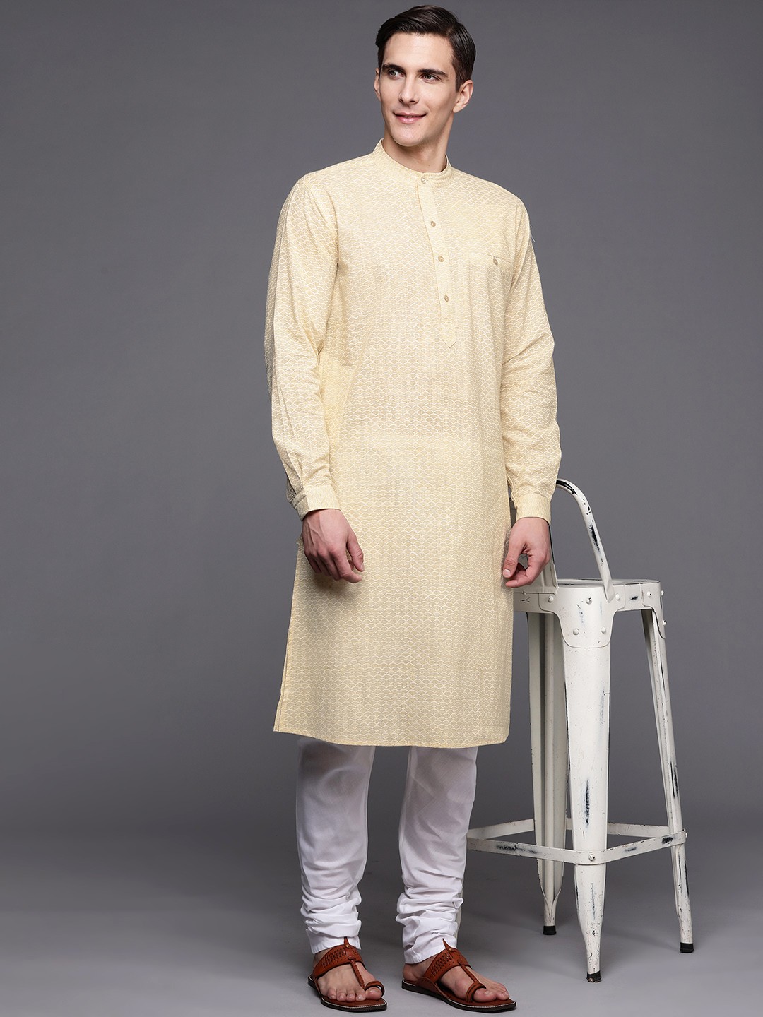 

Fabindia Men Cream-Coloured & White Geometric Printed Slim Fit Kurta