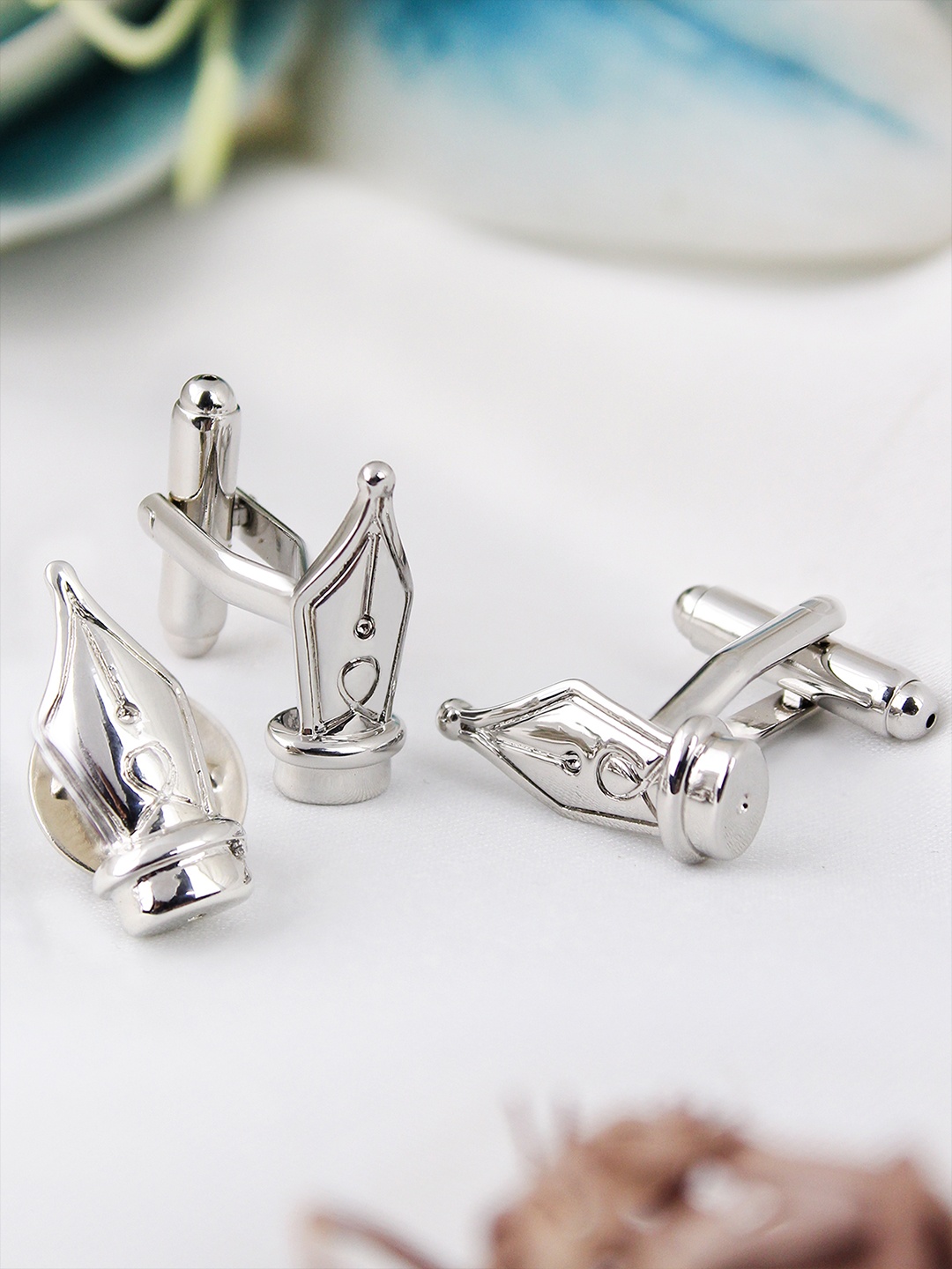 

PELUCHE Silver-toned The Writer's choice Cufflink & Lapel Pin Gift Set