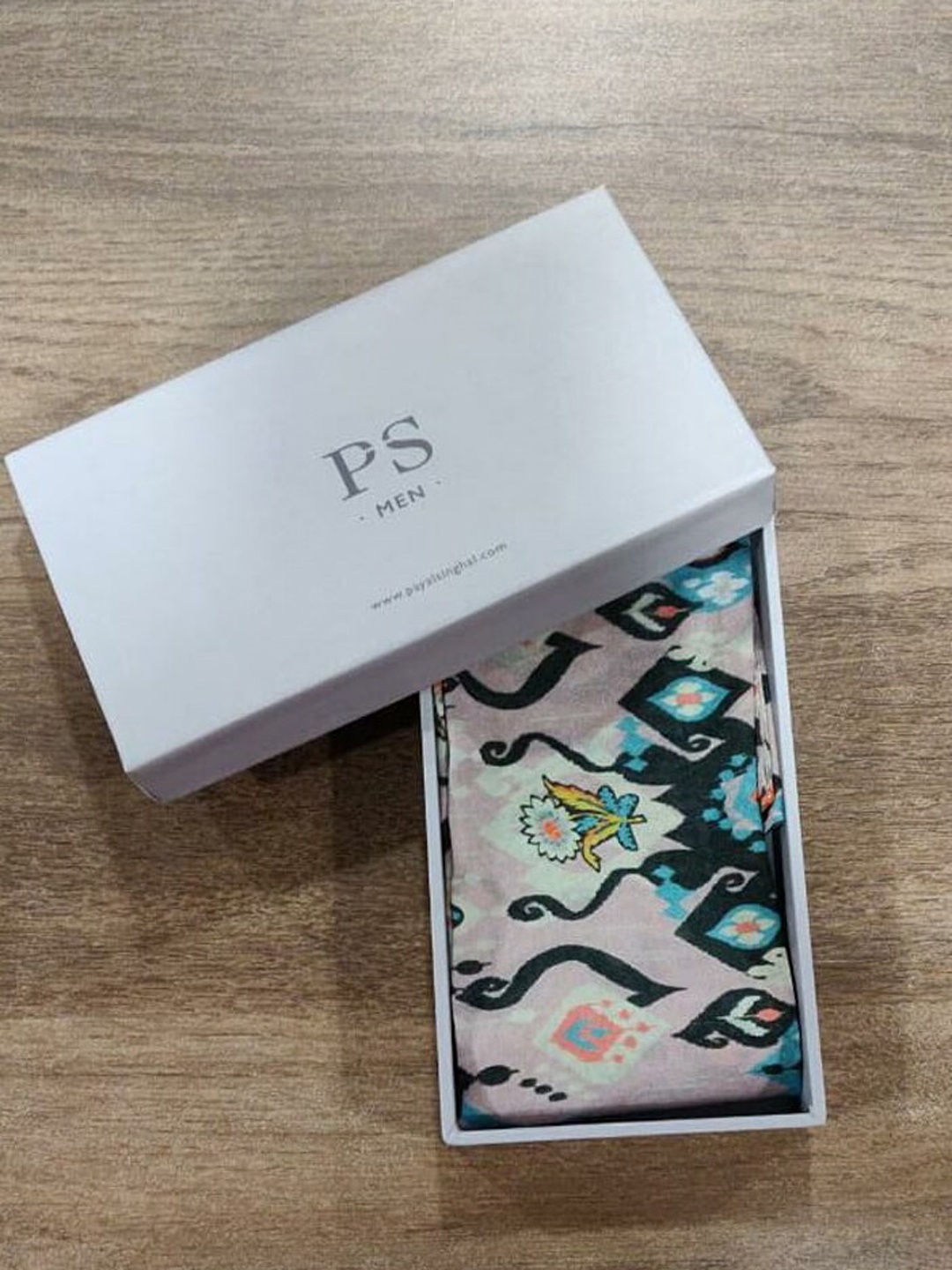 

PS MEN BY PAYAL SINGHAL Men Pink Printed Pocket Square