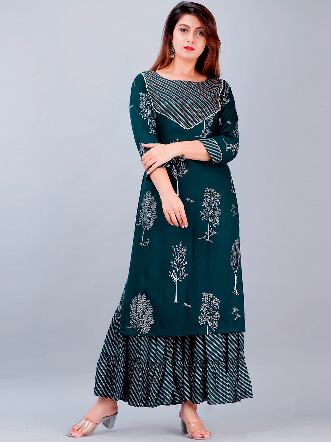 

YAVI Women Green Ethnic Motifs Printed Kurta with Sharara