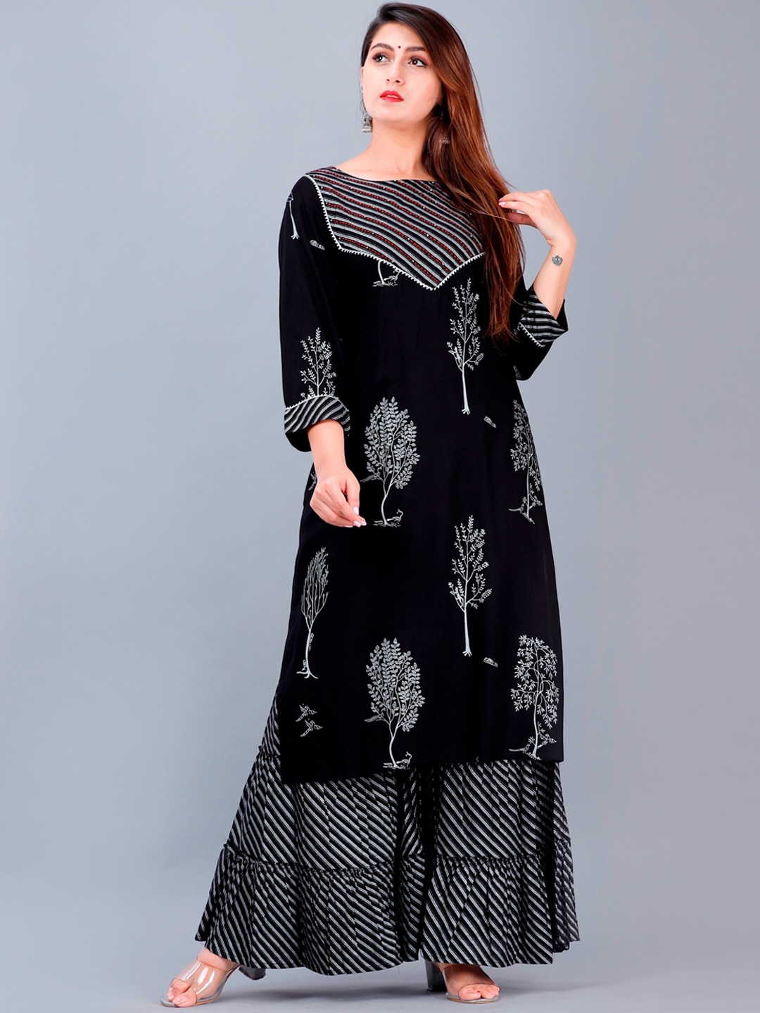 

YAVI Women Black Floral Printed Beads & Stones Kurta With Sharara